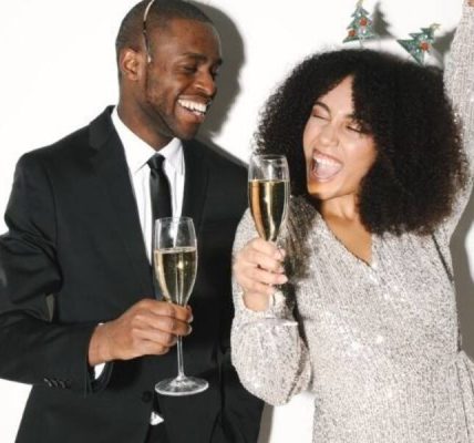 Kurumsal bir partide ne giymeli?