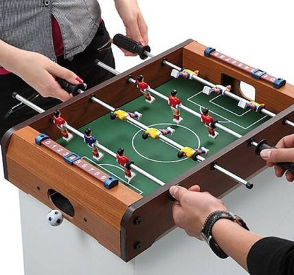 Bir kadının yıldönümü için masa oyunları ve yarışmalar