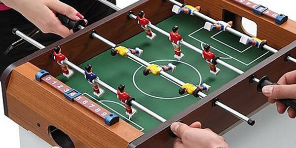 Bir kadının yıldönümü için masa oyunları ve yarışmalar