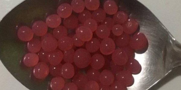 Kırmızı havyar plastik bir kapta nasıl saklanır?