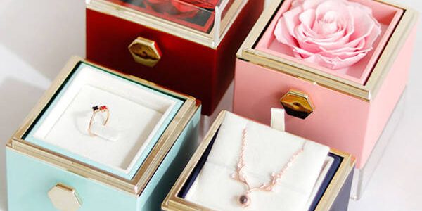 Yeni evlilerden ebeveynler için pratik ve orijinal düğün hediyeleri fikirleri