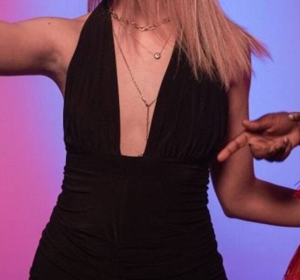 Bir gangster partisi için nasıl giyinilir?