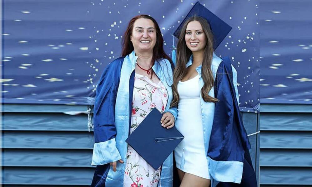 Kızlar için 9. sınıf mezuniyet resimlerinin gözden geçirilmesi