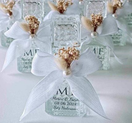 Kendi ellerinizle bir düğün hediyesi için orijinal fikirler