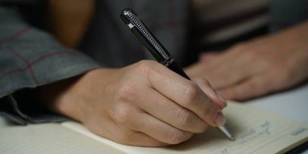 Üniversiteye kabul için bir psikologda hangi sınavları geçmeniz gerekir??