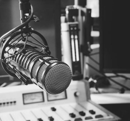 Radyo teknisyeni kimdir ve ne iş yapar??