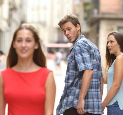 Eşinizin sizi aldattığını nasıl anlarsınız??