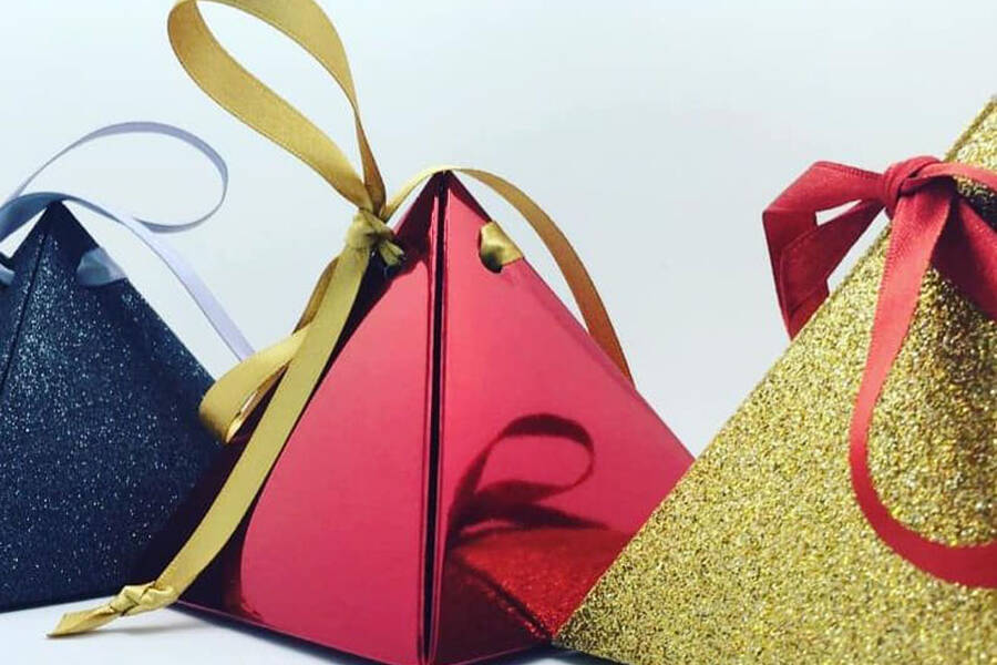 Saten kurdeleden güzel bir fiyonk nasıl bağlanır?