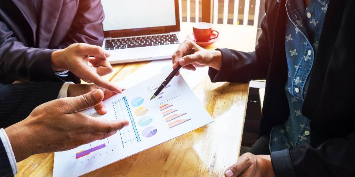 Satış elemanı kimdir ve ne iş yapar??