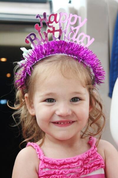 Sekiz yaşındaki bir çocuğun doğum gününü kutlamak: en iyi yarışmalar ve senaryolar