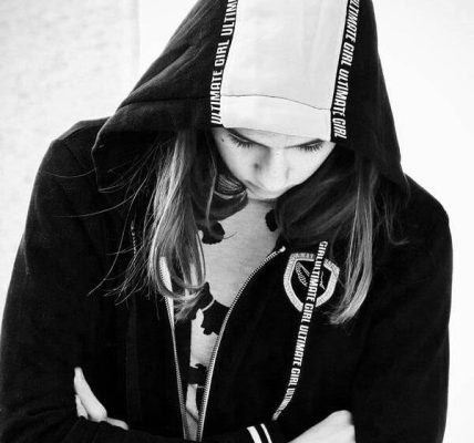 Kız çocuğu annesinden nefret ediyorsa ne yapmalı??