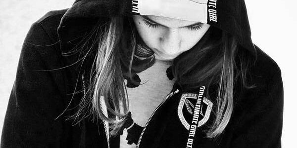 Kız çocuğu annesinden nefret ediyorsa ne yapmalı??