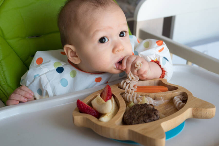 Bir çocuğa bir ay boyunca ne verilir?