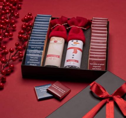 Evliliklerinin üzerinden geçen 30 yıl için ebeveynlere ne hediye edilir??