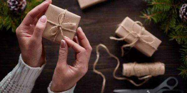 Kendi elleriyle bir hediye kutusu yapmanın yolları