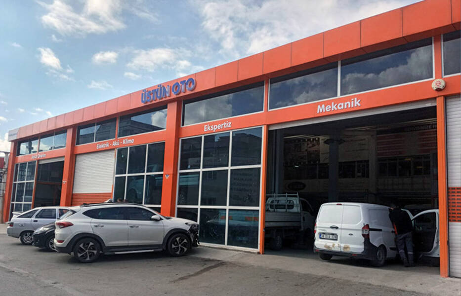 Bir araba tamircisi ile araba tamircisi arasındaki fark nedir??